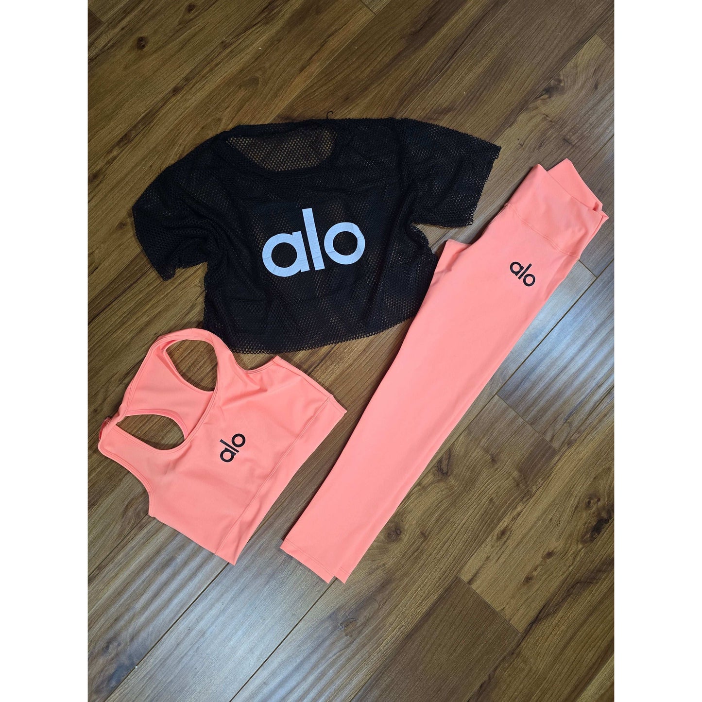sets serves S/M
