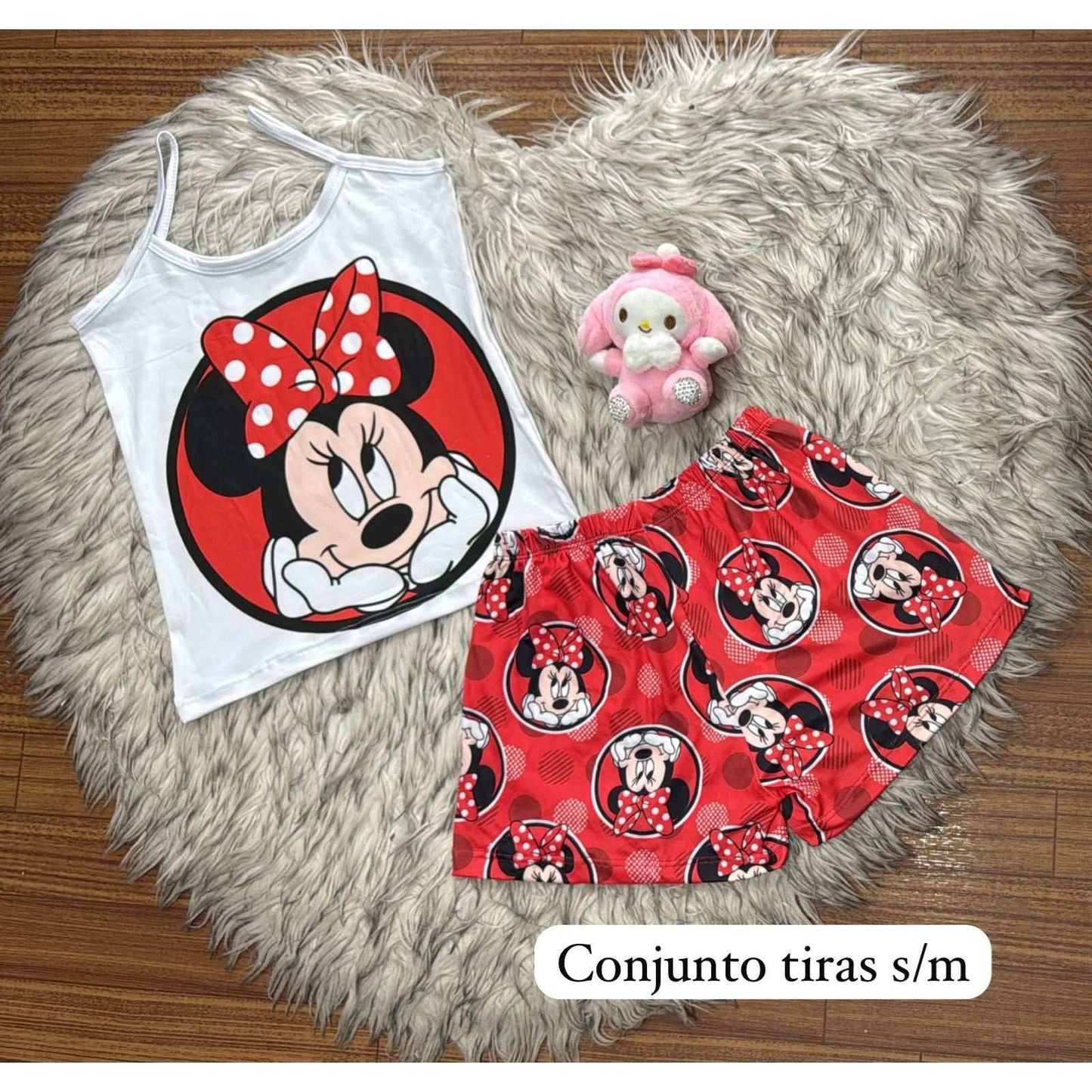 Women's pajamas, combining shorts and blouse for total comfort