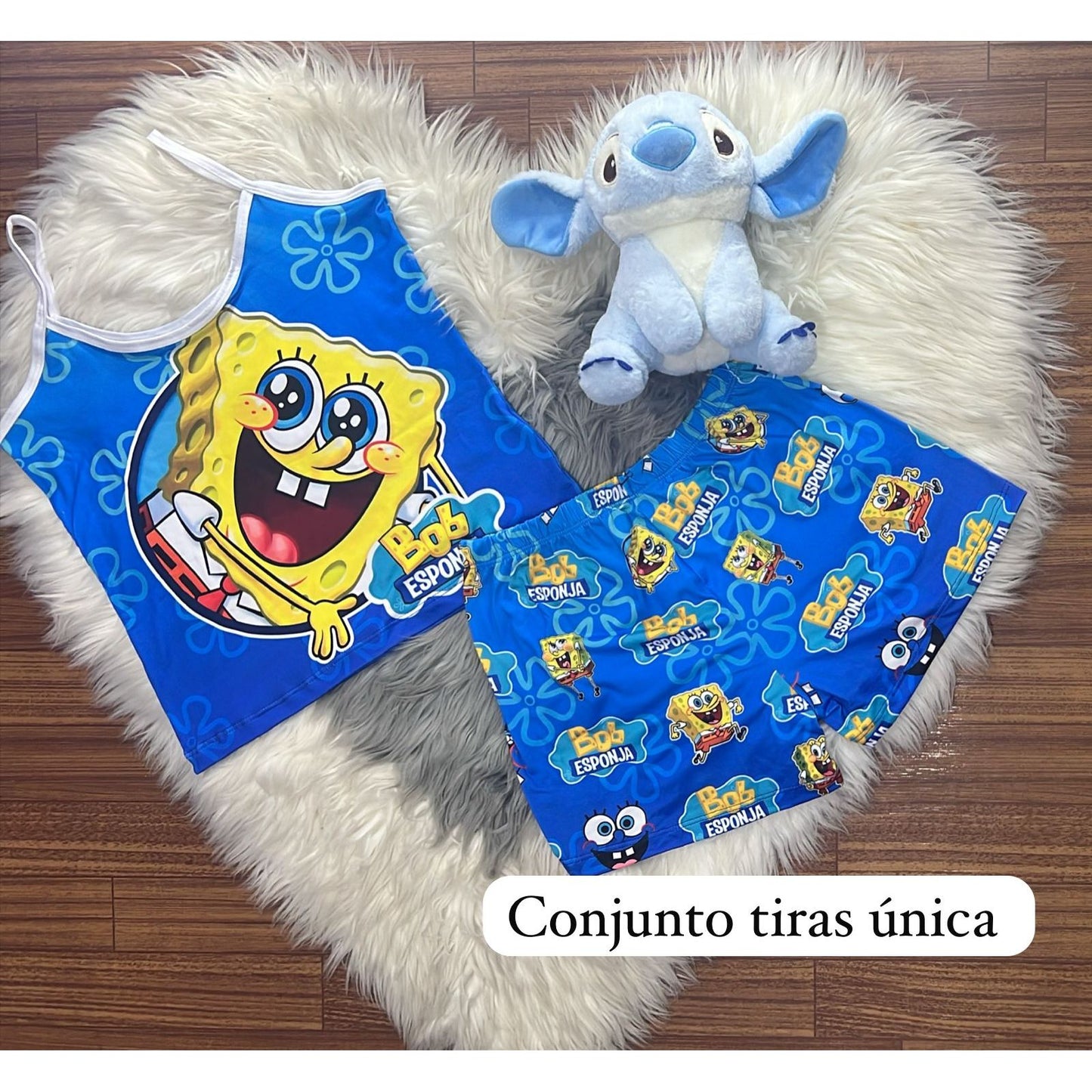 Women's pajamas, combining shorts and blouse for total comfort