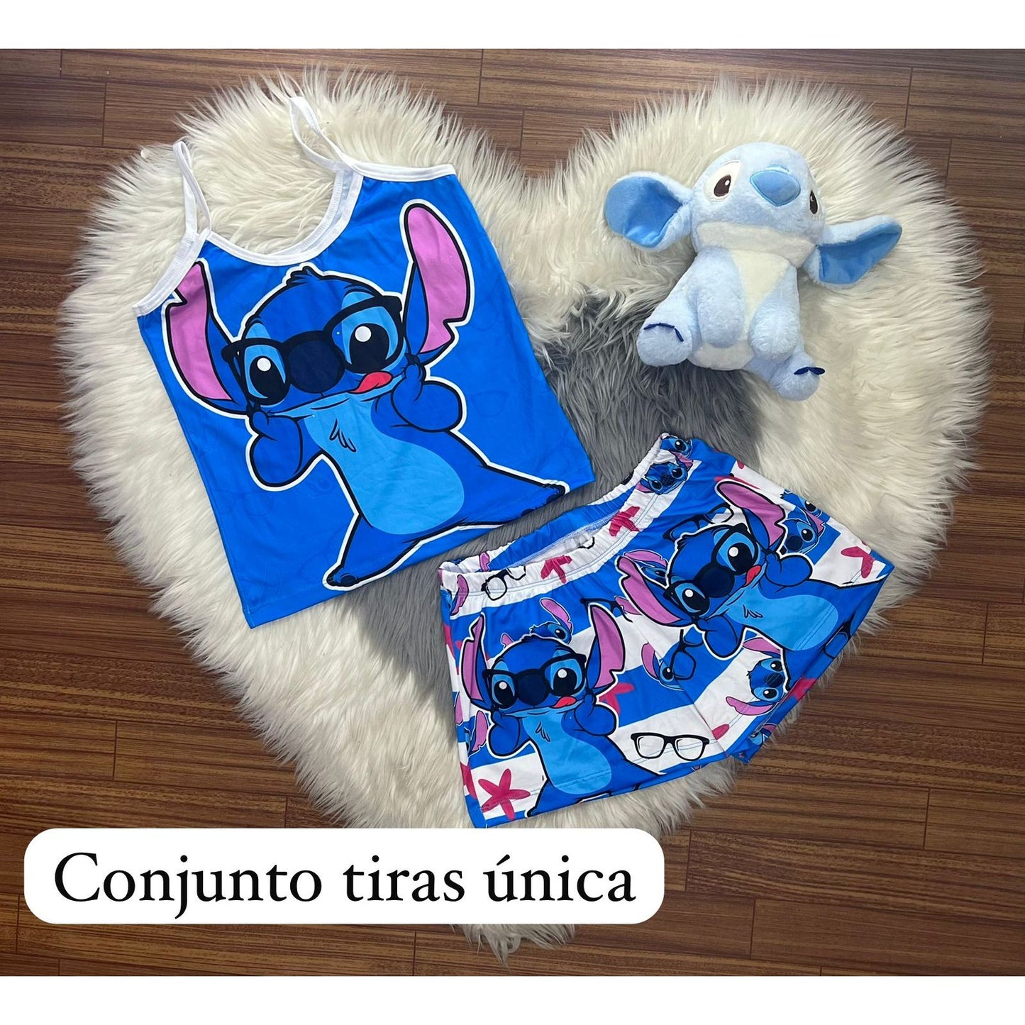 Women's pajamas, combining shorts and blouse for total comfort