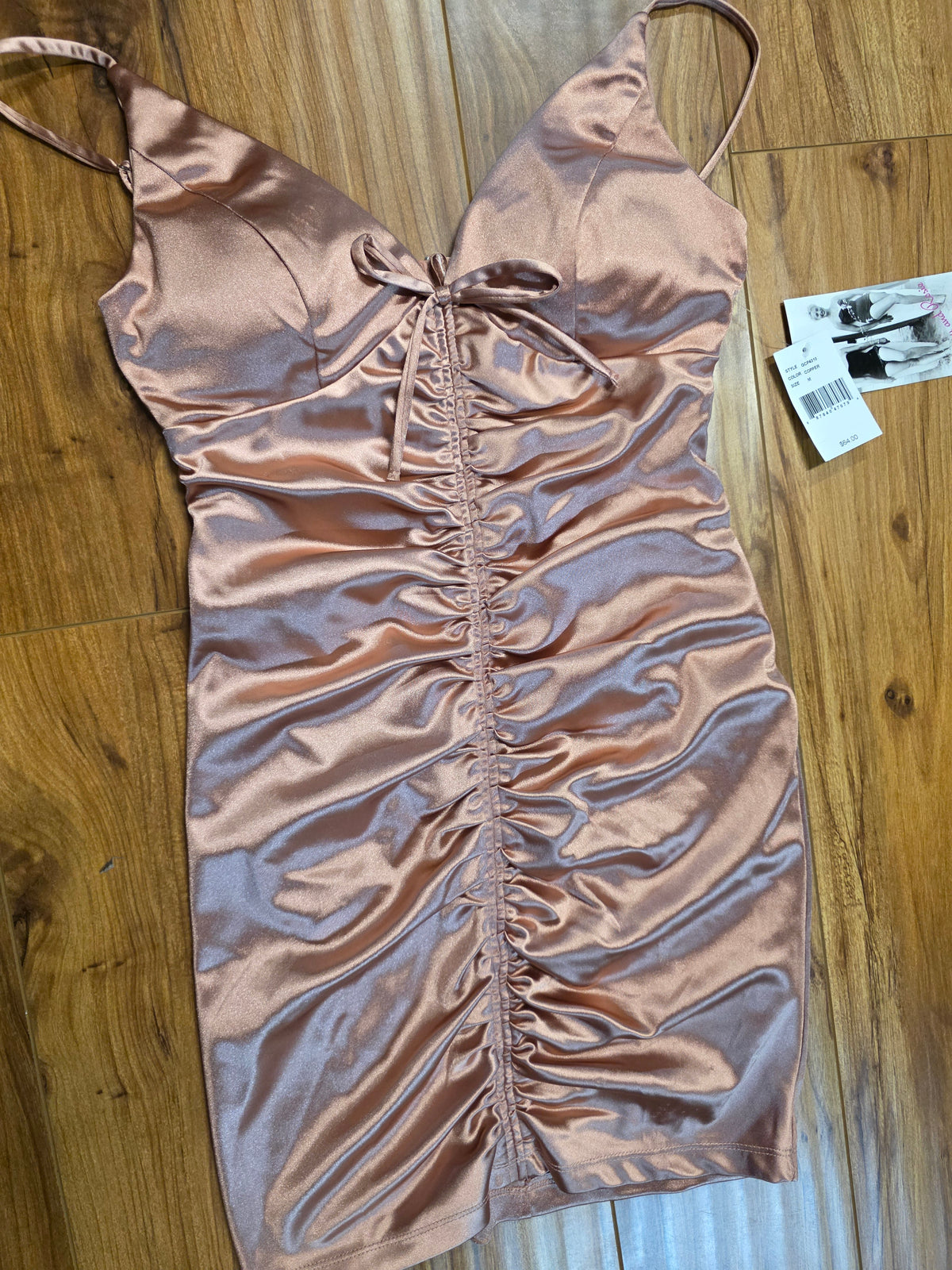 Vestido tiene copa  talla M