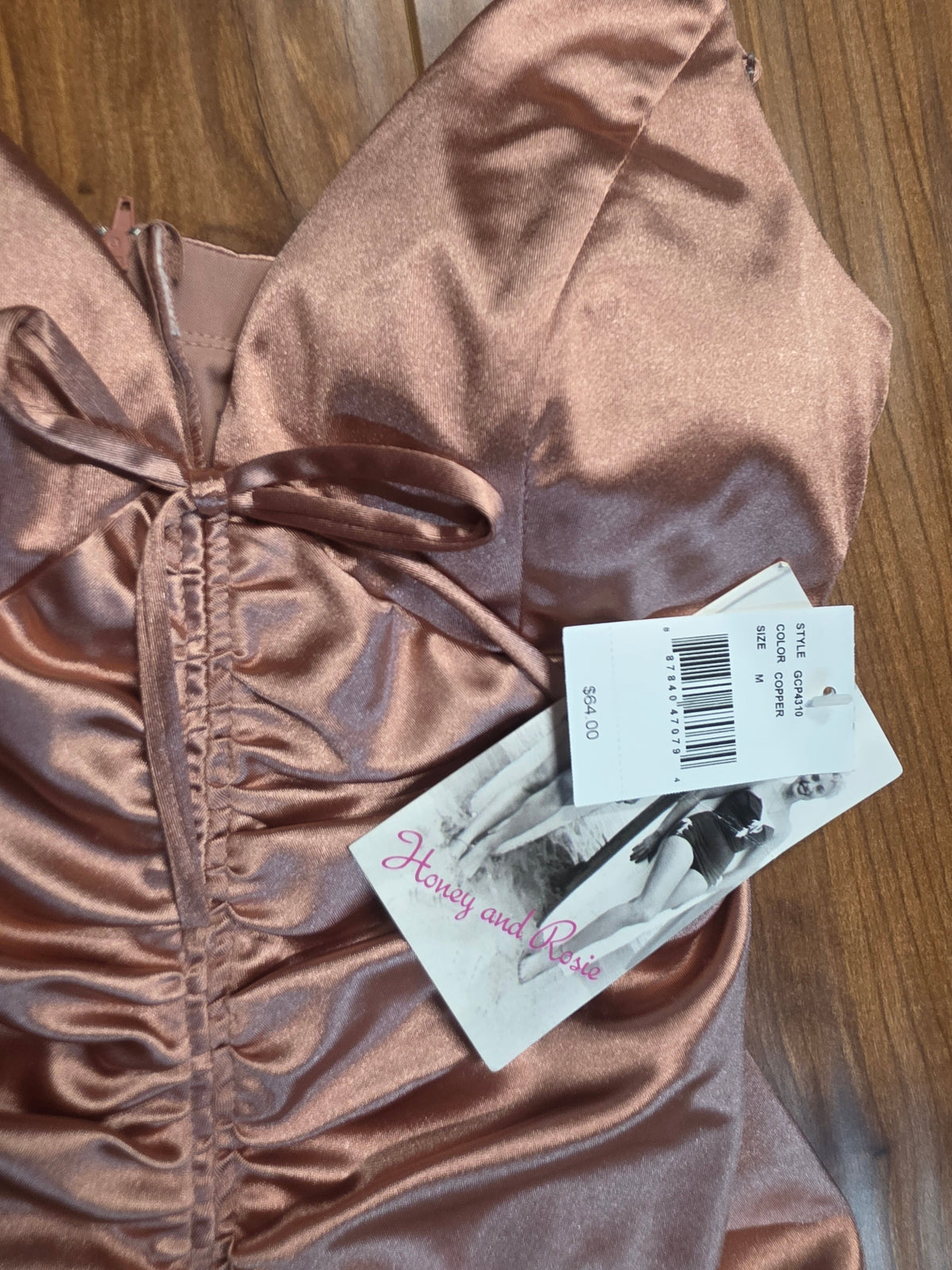 Vestido tiene copa  talla M