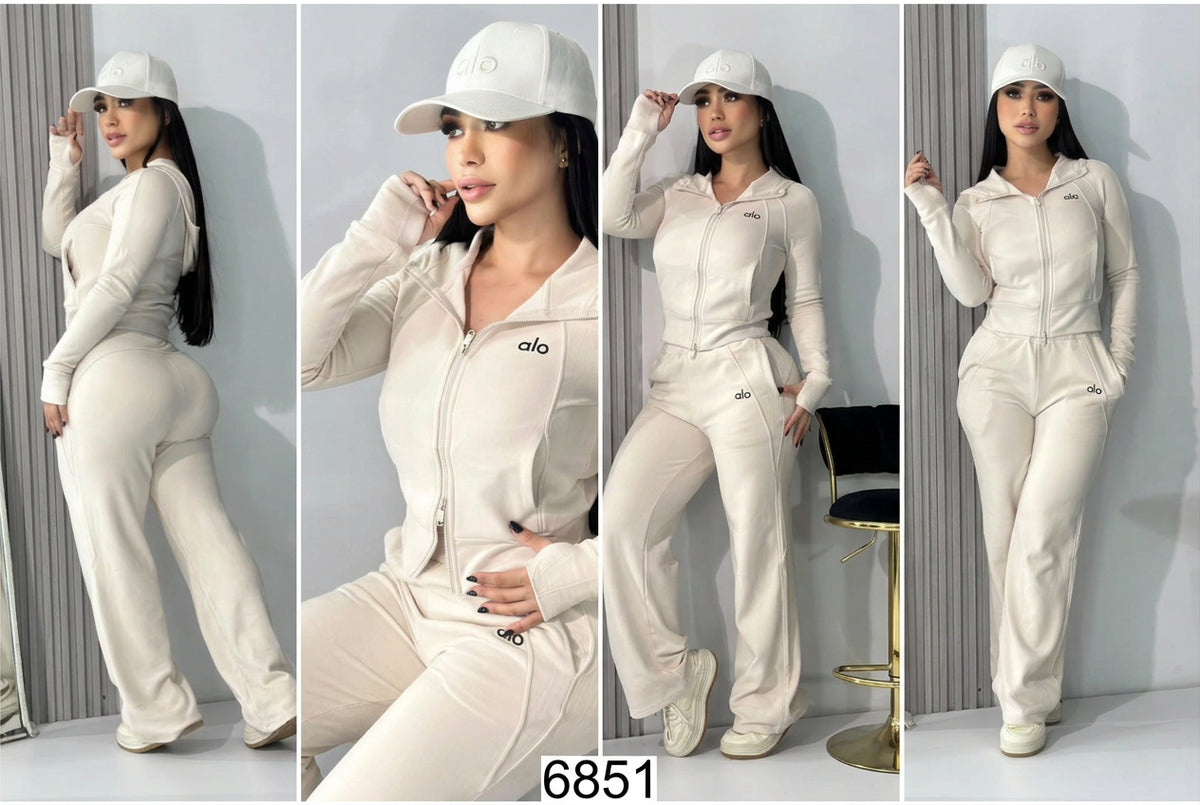 sets peludo con gorro  manga larga talla única sirve S-M
