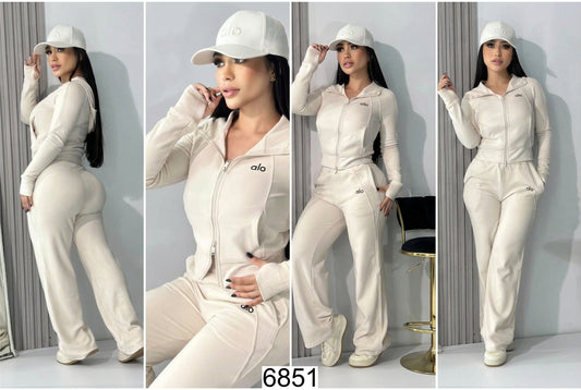 sets peludo con gorro  manga larga talla única sirve S-M